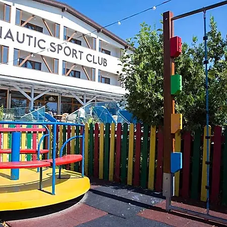 Hotel Nautic Sport Club 3*